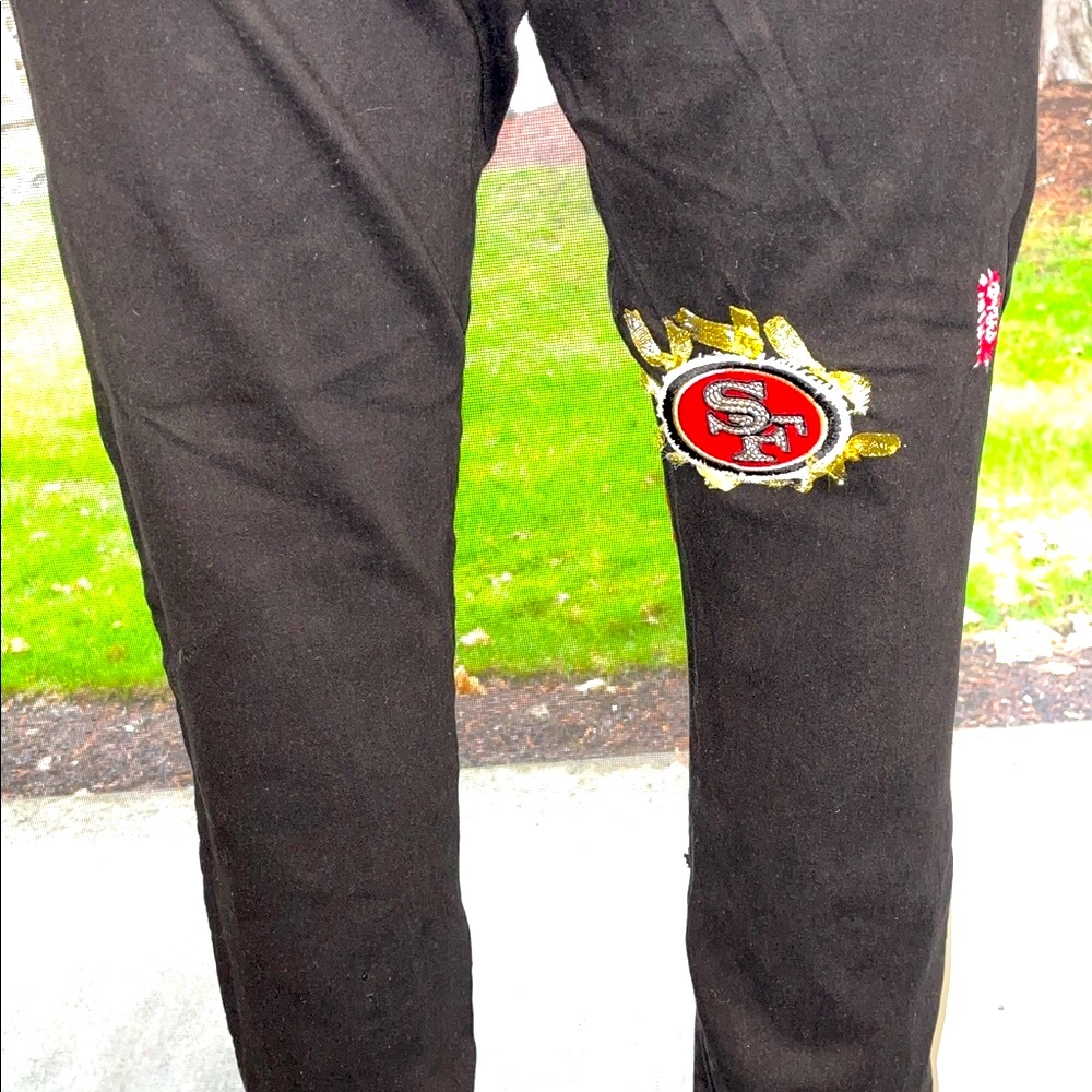 Women’s UPCYCLED HAND CRAFTED 49ers Themed Black Jeans TAHARI Sz 14P - Picture 6 of 15